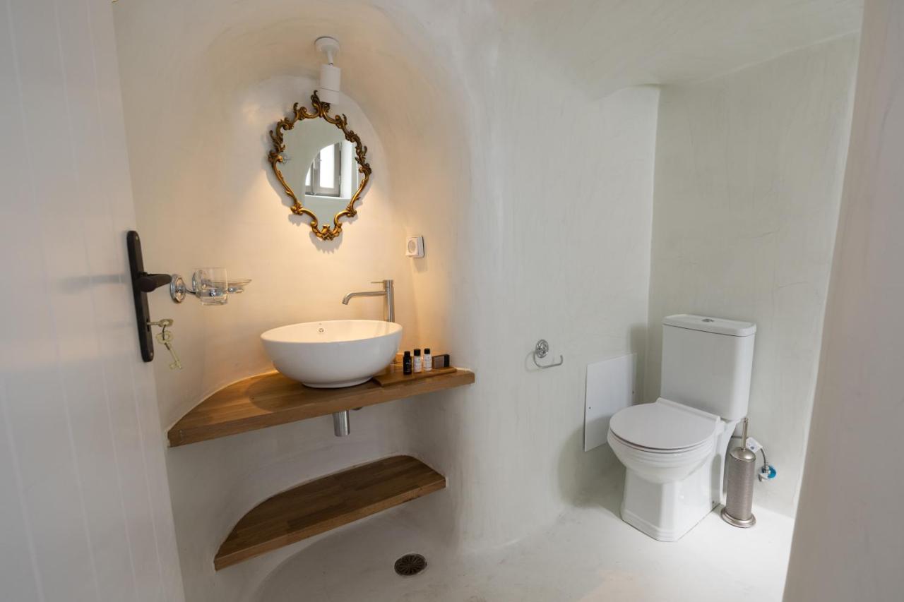 Astrea Suites "Ostria Cave Villa-Outdoor Jacuzzi" Oía Exterior photo