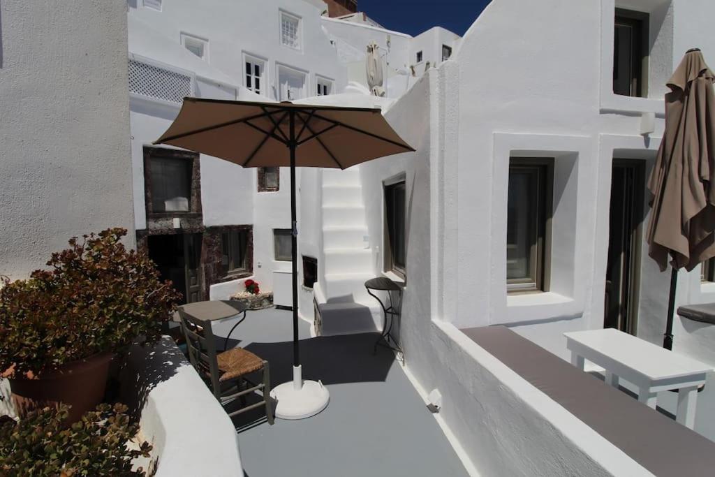 Astrea Suites "Ostria Cave Villa-Outdoor Jacuzzi" Oía Exterior photo