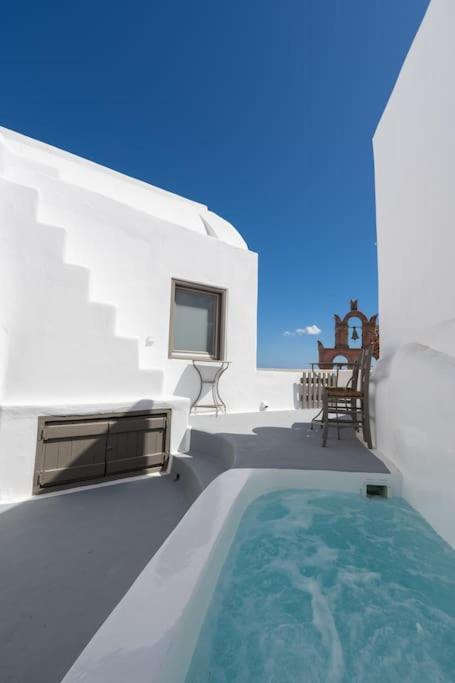 Astrea Suites "Ostria Cave Villa-Outdoor Jacuzzi" Oía Exterior photo